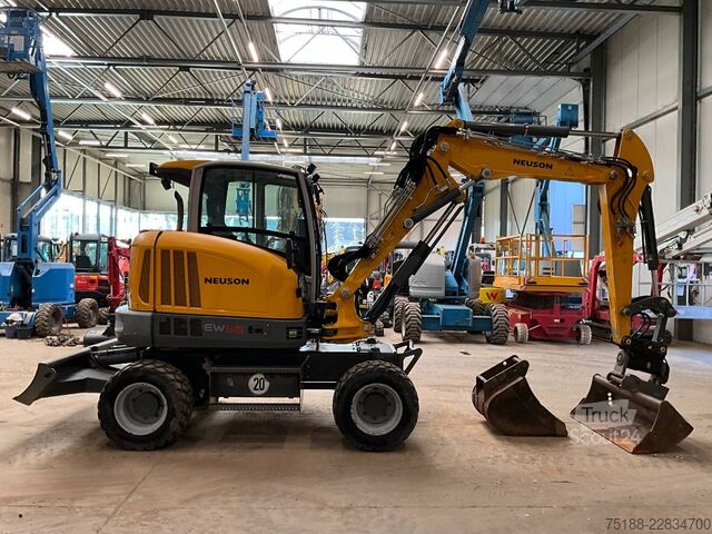 Колесный экскаватор Neuson EW 65 powertilt