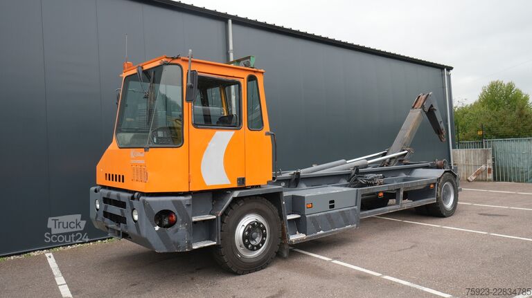Sistema a braccio con gancio Kalmar TTX182AL terminal truck container hook-arm syst...