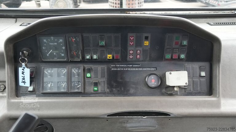 Sistema a braccio con gancio Kalmar TTX182AL terminal truck container hook-arm syst...
