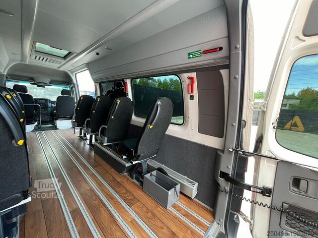 Minibussi Mercedes-Benz Sprinter 516 CDI 17 SEATS / DRIVER AC