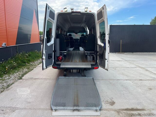 Minibussi Mercedes-Benz Sprinter 516 CDI 17 SEATS / DRIVER AC