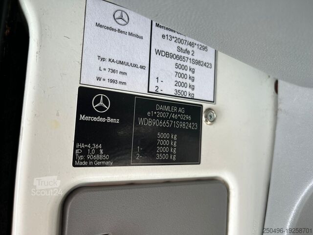 Minibussi Mercedes-Benz Sprinter 516 CDI 17 SEATS / DRIVER AC