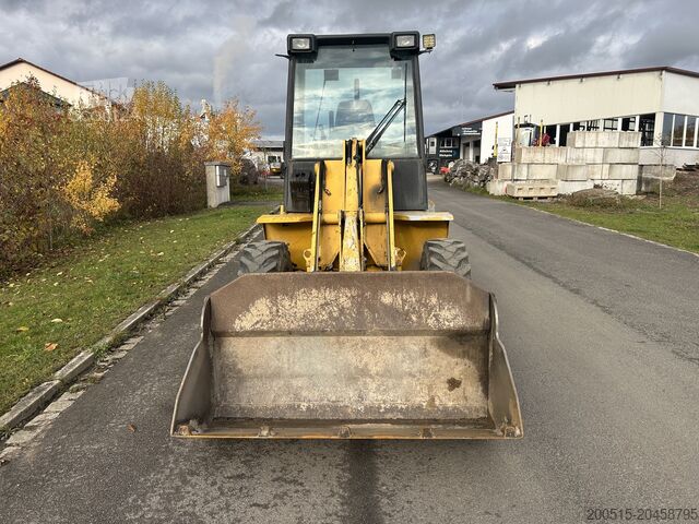 Kerekes rakodó KRAMER 320