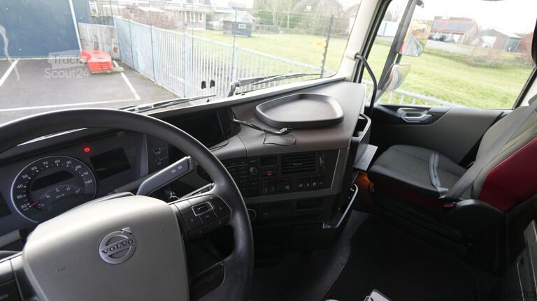 Standaard-SZM Volvo FH 420 LNG Globetrotter tractor unit