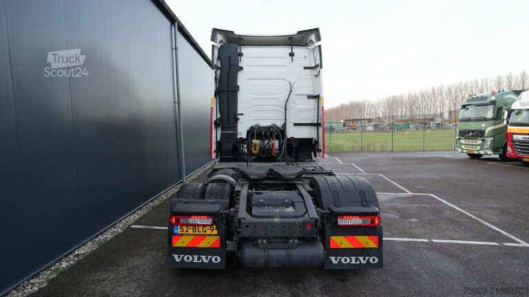 Standaard-SZM Volvo FH 420 LNG Globetrotter tractor unit