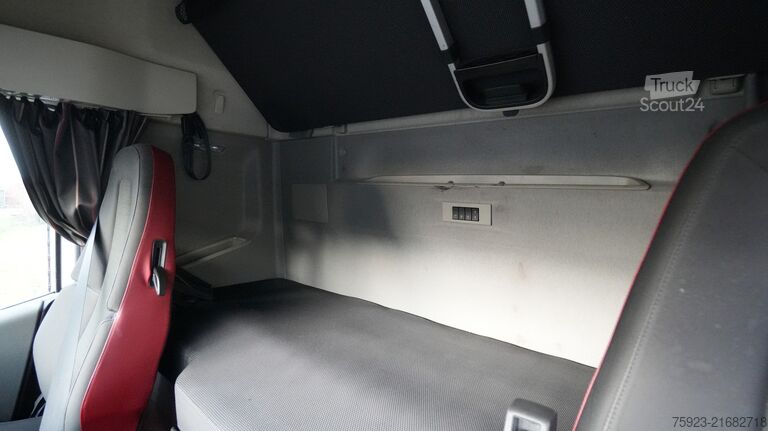 Standaard-SZM Volvo FH 420 LNG Globetrotter tractor unit