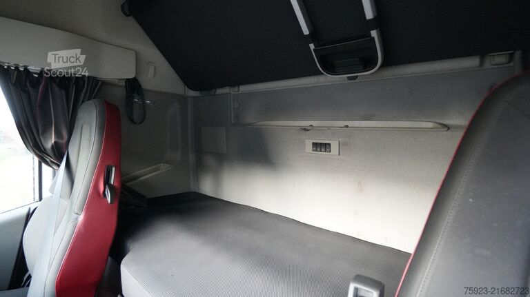 Standaard-SZM Volvo FH 420 LNG Globetrotter tractor unit