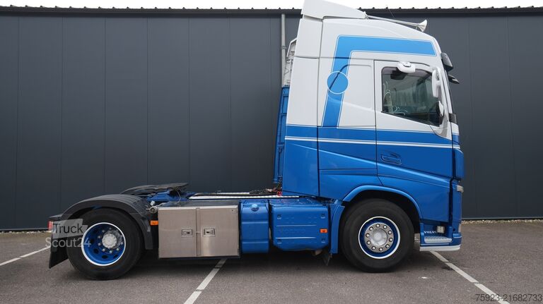 Standaard-SZM Volvo FH 460 Globetrotter Tractor unit