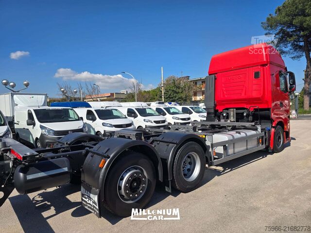 șasiu de camion Iveco SWAY 480 MOTRICE 3 ASSI 12/2021