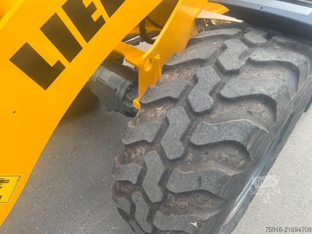 Carregadora de rodas LIEBHERR 506 C Radlader 4x4 Schaufel Schnellwechsler