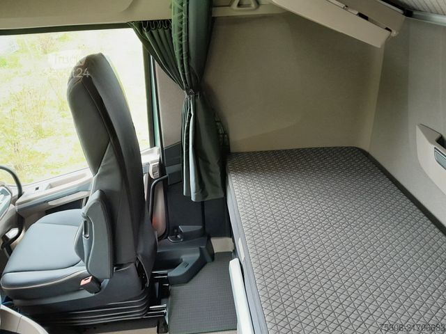 Standard SZM DAF FT XG+ 530