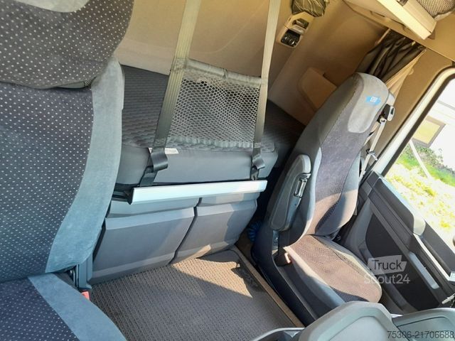 Standard SZM DAF FT XF 530 NGD, PXP 4x4