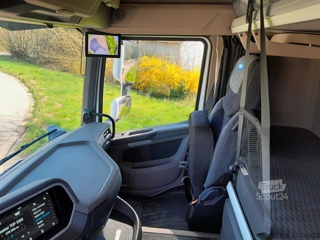 Standard SZM DAF FT XF 530 NGD, PXP 4x4