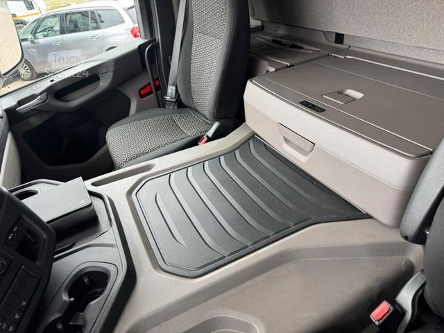 Standard dragbil SCANIA P 450 * RETARDER  * STANDHEIZUNG * 1 X LIEGE *