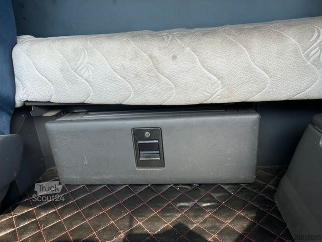 Standardní tahač VOLVO FH 4x2 T