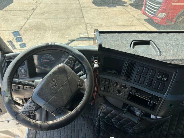 Standardní tahač VOLVO FH 4x2 T