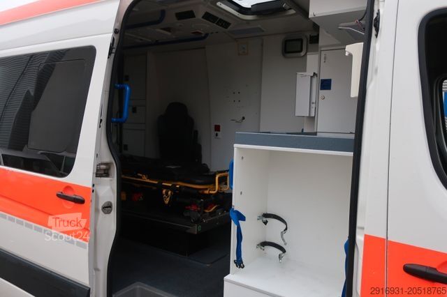 Пожежна машина MERCEDES-BENZ Sprinter 316CDI KTW 1.Hand / Automatik / FN:126