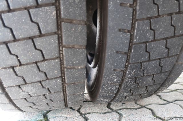 Autocamion cu caroserie tip cutie MERCEDES-BENZ Atego 1327 / 1.Hand/Luftfahrwerk/Autom./FN:259