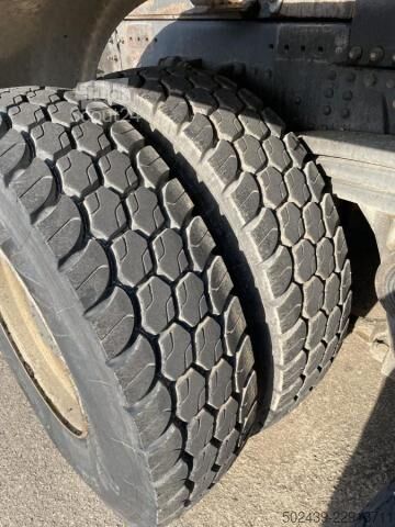 Camión volquete Renault C 530