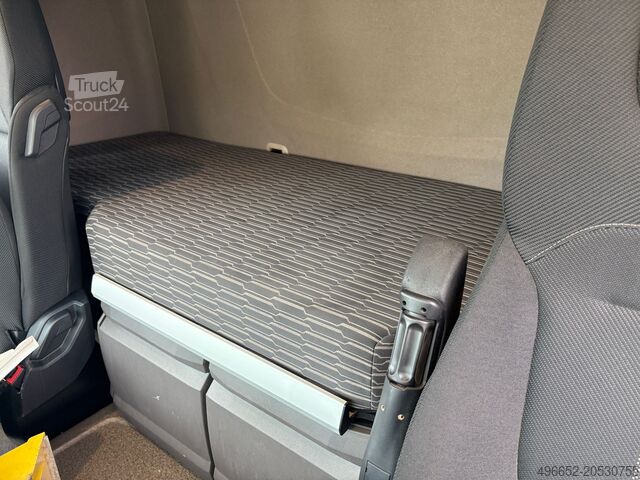 Standard tractor unit DAF XF 480 FT