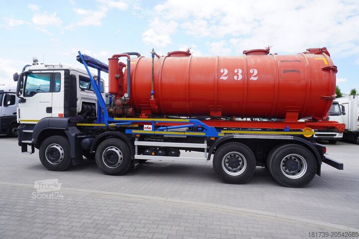 Gnojevka cisterna MAN TGS 35.400 8x4 E5 / HYVA HOOK LIFT 32.56
