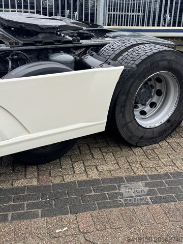 Standartinis traktorius DAF XF 480 106