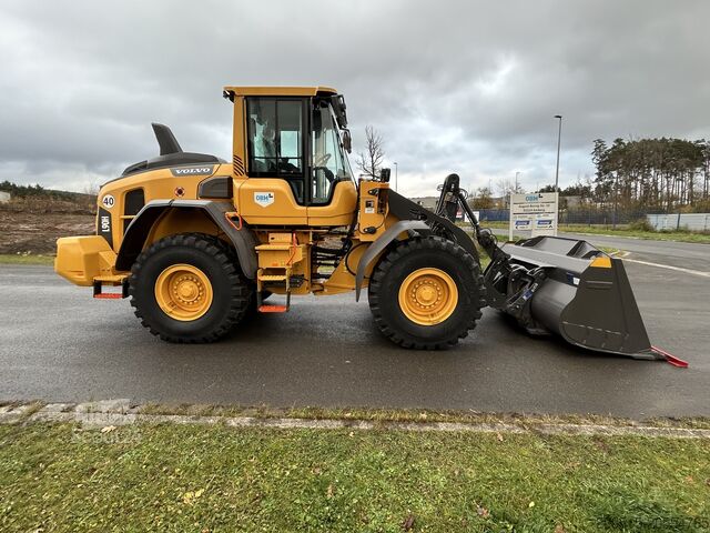 Колесен товарач Volvo L 90 H2