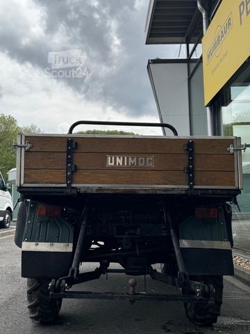 Traktor MERCEDES-BENZ Unimog 411 Cabrio