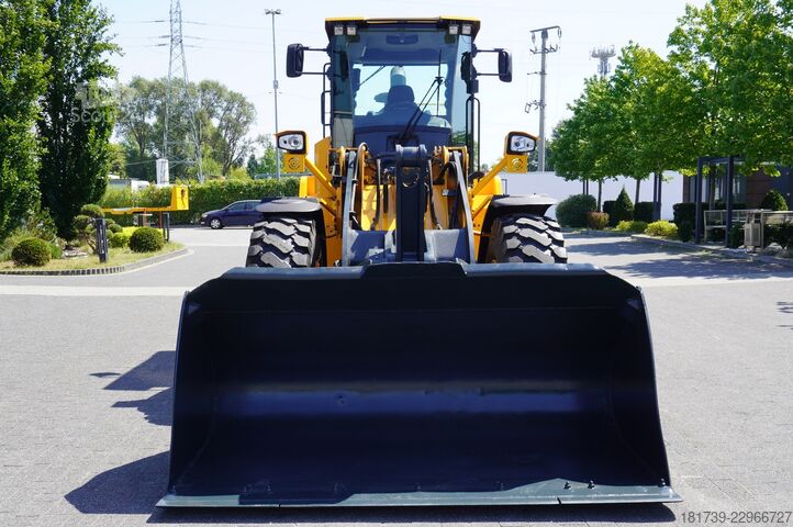 Αρθρωτός φορτωτής Hyundai HL940A articulated loader / year 2021 /