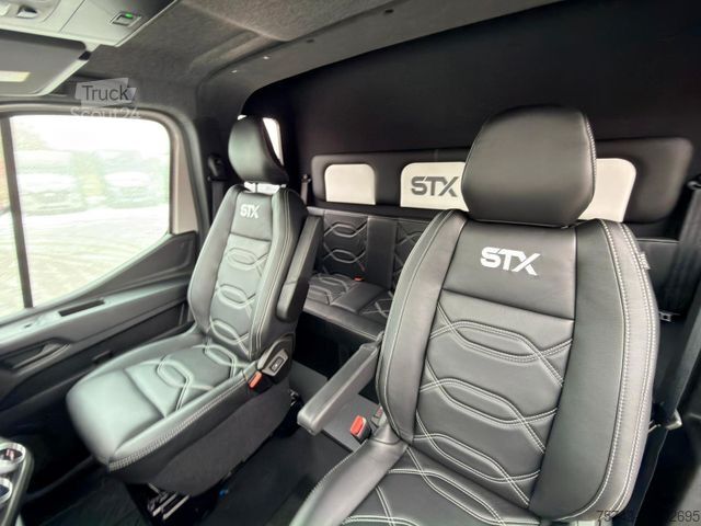 Viehtransporter RENAULT Master STX 5 Sitzer Haras ex. Lang Automatik