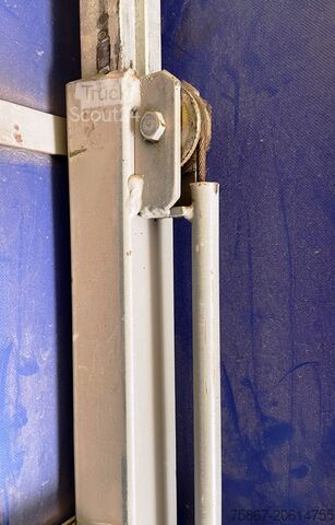 Vrachtwagen met huif DAF L45.180