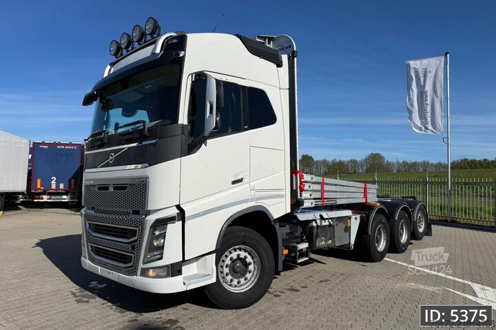 Transportador de madeira Volvo FH16 750 Globetrotter XL, Euro 6, 8x4 / Hydraul...