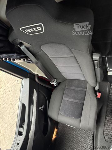 Ciężarówka ciężkiego typu IVECO AS440S48TX/P GGVS Spezial Edition