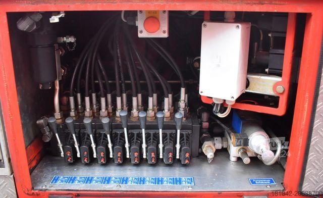 Робоча платформа вантажівка Palfinger TKA 28 KS Bison