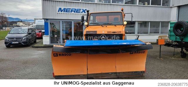 Dostosowany van UNIMOG U1400