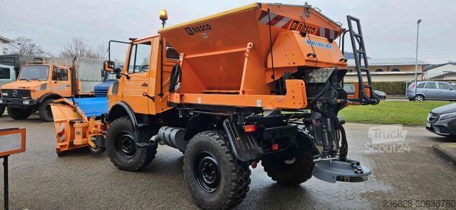 Samochód do zadań specjalnych UNIMOG U1400