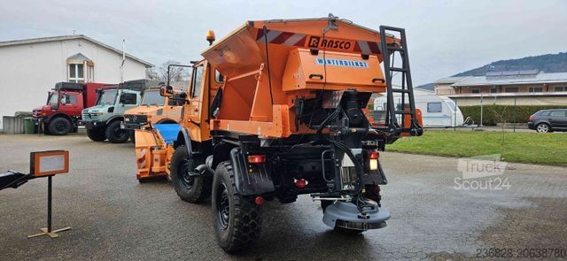 Specialios paskirties sunkvežimis UNIMOG U1400