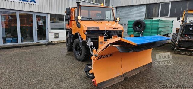 Samochód do zadań specjalnych UNIMOG U1400