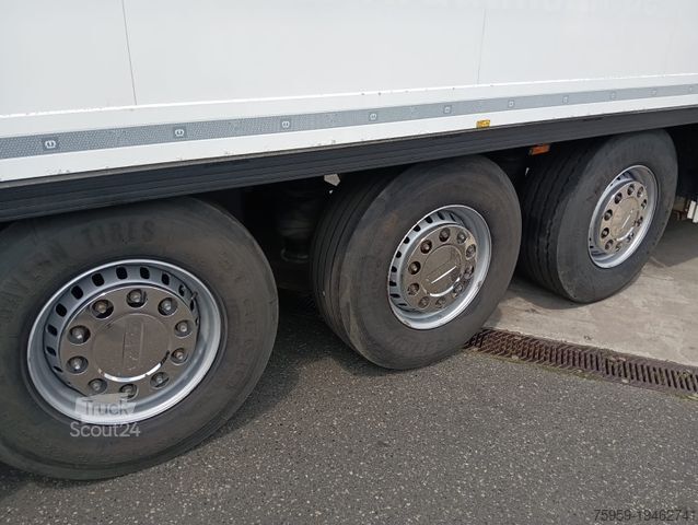 Hűtő félpótkocsi KRONE SDR27eL4-MT Blumen BiTemp TK SLXi Double Rolltor