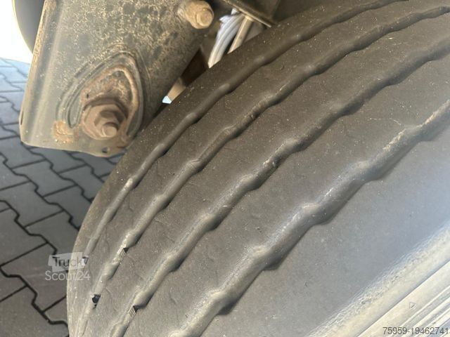 Hűtő félpótkocsi KRONE SDR27eL4-MT Blumen BiTemp TK SLXi Double Rolltor