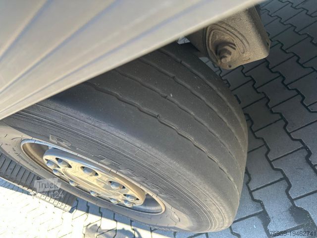 Hűtő félpótkocsi KRONE SDR27eL4-MT Blumen BiTemp TK SLXi Double Rolltor