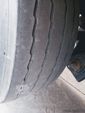 Hűtő félpótkocsi KRONE SDR27eL4-MT Blumen BiTemp TK SLXi Double Rolltor