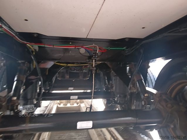 Hűtő félpótkocsi KRONE SDR27eL4-MT Blumen BiTemp TK SLXi Double Rolltor