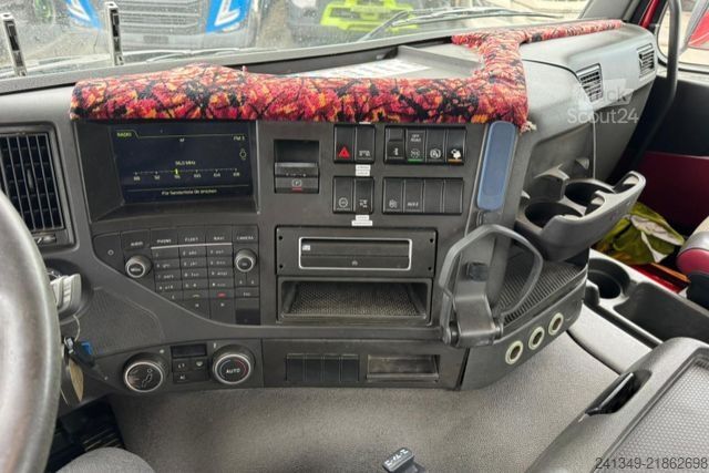 Tovornjak s kavljem za kontejnerje VOLVO FMX-460 8x4 Hiab 26T