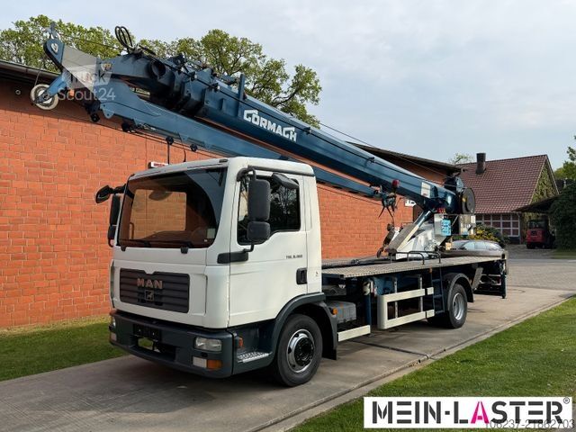 Autoutilitară cu macara montată pe șasiu de camion MAN 8.180 Cormach 23000 36-3 32 Meter Montagekran