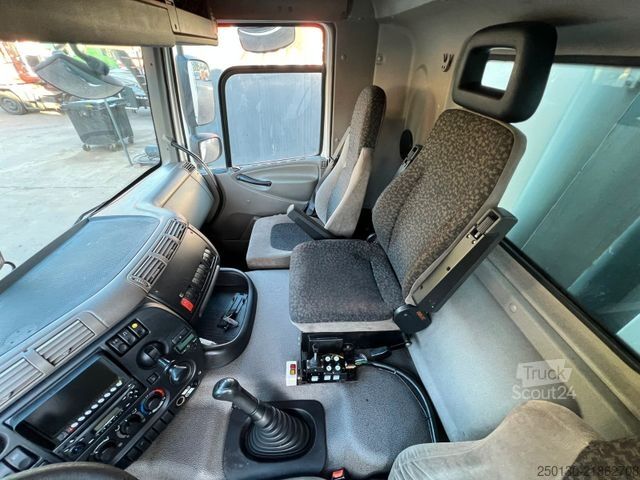 Haakarm vrachtwagen DAF CF 250 VDL-Abrollkipper mit Planenaufbau u. LBW