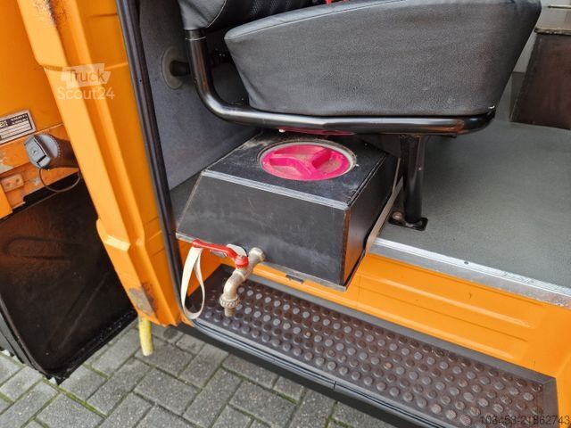 Skapbil MERCEDES-BENZ Vario 816 D Koffer/Kran/Seil/Tank/Werkst.