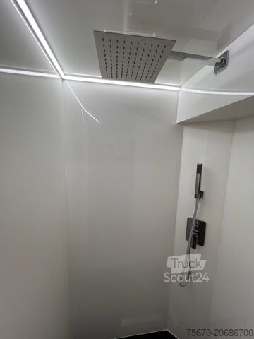 Caravane/camping-car de luxe Scania V8 