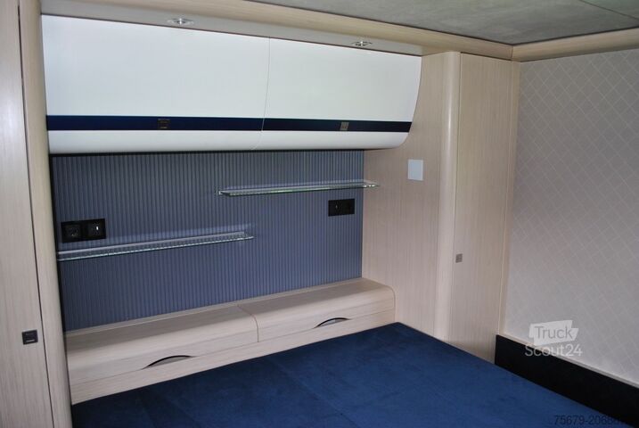 Caravane/camping-car de luxe Scania V8