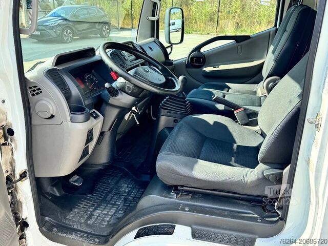 Suitcase Nissan NT 35.14